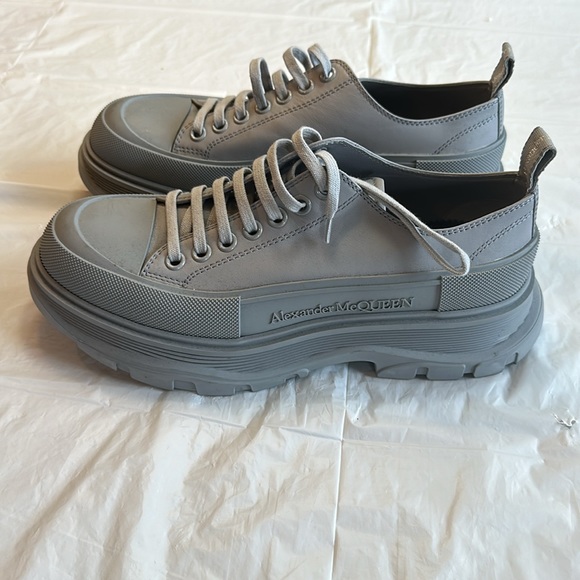 Alexander McQueen men’s Tread slick sneakers size 42 EU ….. authentic no BS ing - Picture 4 of 7